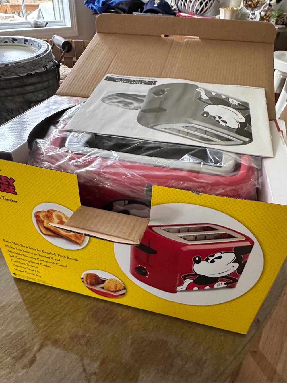 Disney Red Mickey Mouse 2-Slot Toaster